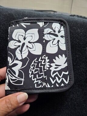 Black & White Floral Zip Wallet